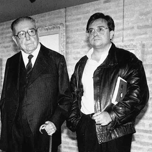 Con Antonio Rodríguez Jiménez en la exposición que se celebró en la Caja de Ahorros de Córdoba en 1990.