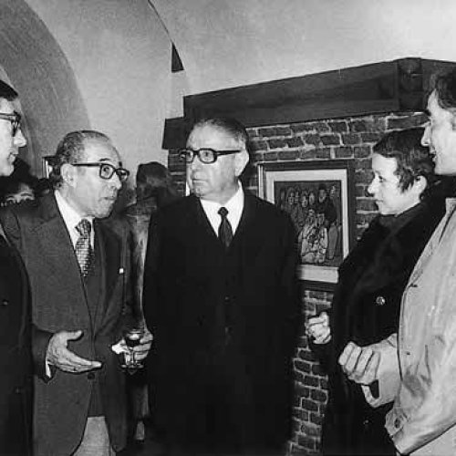 Con su hijo, Ángel López-Obrero y el matrimonio Rubio Romero en la exposición Los Independientes. Madrid, 1977.