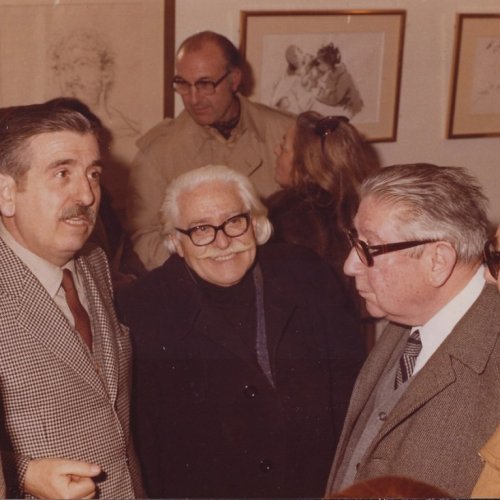 Con su hijo, Antonio Manuel Campoy, Guillermo Vargas Ruiz y José Lapayese del Río en el Ateneo de Madrid en 1980.
