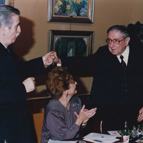 Con Antonio Manuel Campoy en el homenaje que le ofrecieron en la Galería Ansorena (Madrid), en 1987.